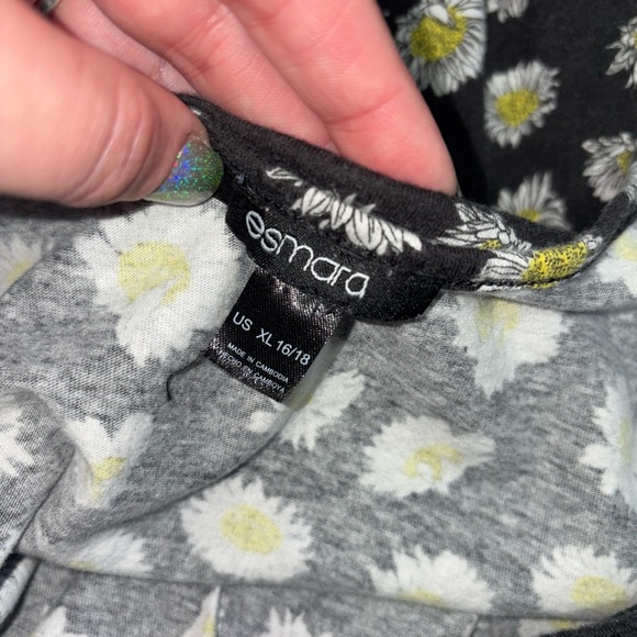 Esmara Black Daisy Print Romper - Picture 3 of 3